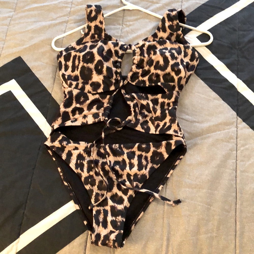 Bathing suit